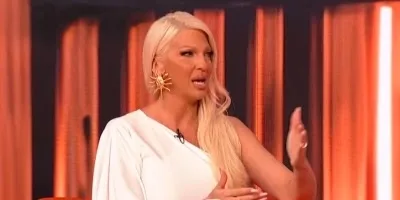 Jelena Karleuša otjerala sve ranije suradnike i okreće ploču: “Pravim
