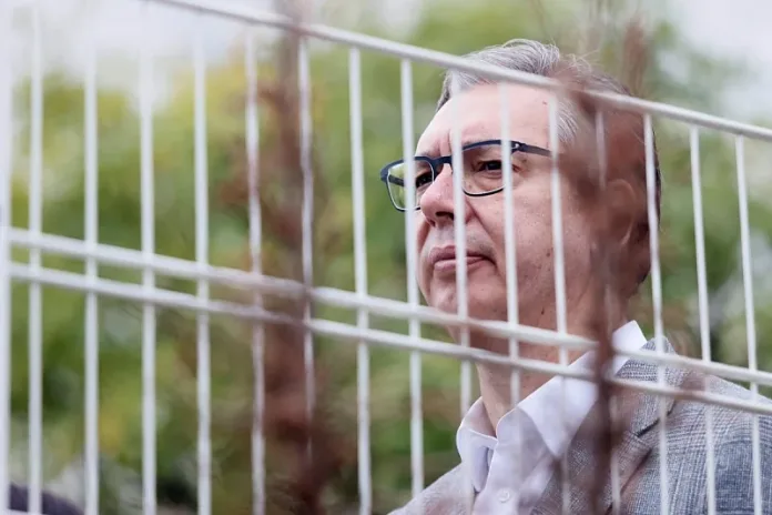 Ko vlada autokratski, pada preko noći: Zašto se promjene u